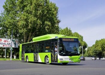 Автобус пештоқига ёзилган сўз