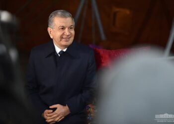 «Қандай ёқимли!» — Президент масжиддан янграётган азон ҳақида