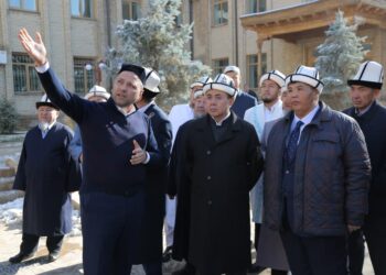 Қирғизистон уламоларининг &laquo;Ҳазрати имом&raquo; мажмуасига зиёрати (видео)
