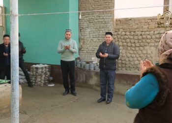 Ҳудудларда кўмакка муҳтож оилаларга кўмир тарқатилди (видео)