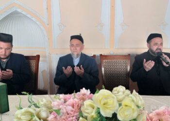 Бувайда туманидаги “Қуръони карим ва тажвид” ўқув курсининг навбатдаги тингловчилари иштирокида битирув маросими