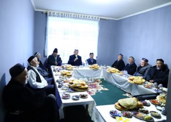 Дўстлик маҳалласида ифторлик дастурхони ёзилди
