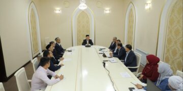 Зиёратчилар билан мулоқот қилиниб, шароитлар кўздан кечирилди