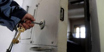 Шавкат Мирзиёев Конституция байрами арафасида 615 кишини афв этди