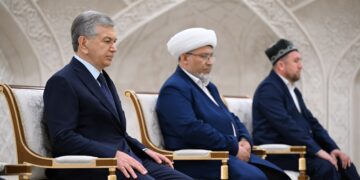 Президентимиз Имом Бухорий мақбарасини зиёрат қилди
