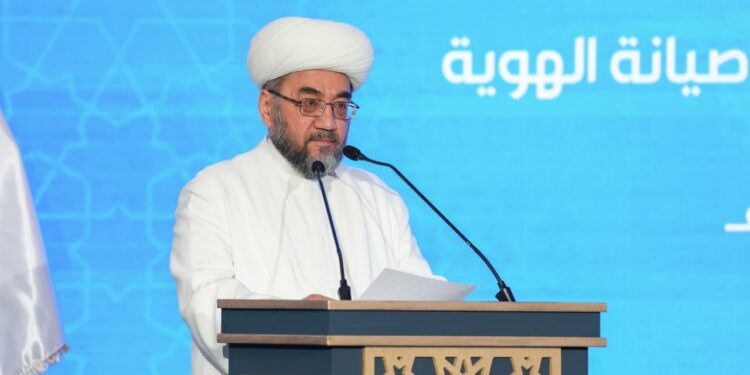 Муфтий ҳазрат анжуманда оила мустаҳкамлиги ва фарзанд тарбиясига оид муҳим ташаббусларни илгари сурдилар