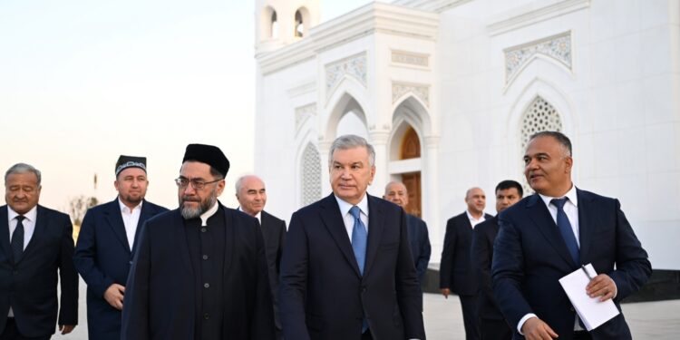 Президент Шавкат Мирзиёев: “Мотуридий бобомизнинг минг йил аввал ёзган асарлари бугун ҳам долзарб”